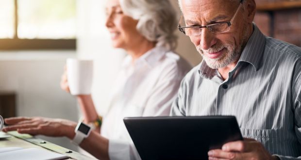 Apprendre aux seniors à utiliser la technologie